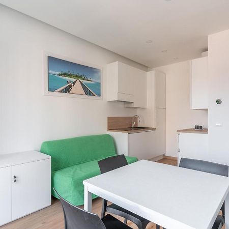 Cimiano Suite 21, New Apartment Милано Екстериор снимка