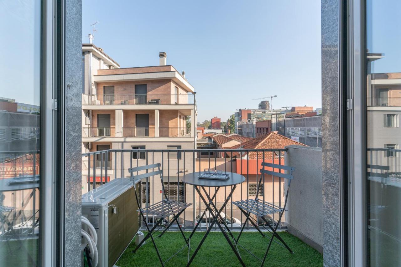 Cimiano Suite 21, New Apartment Милано Екстериор снимка