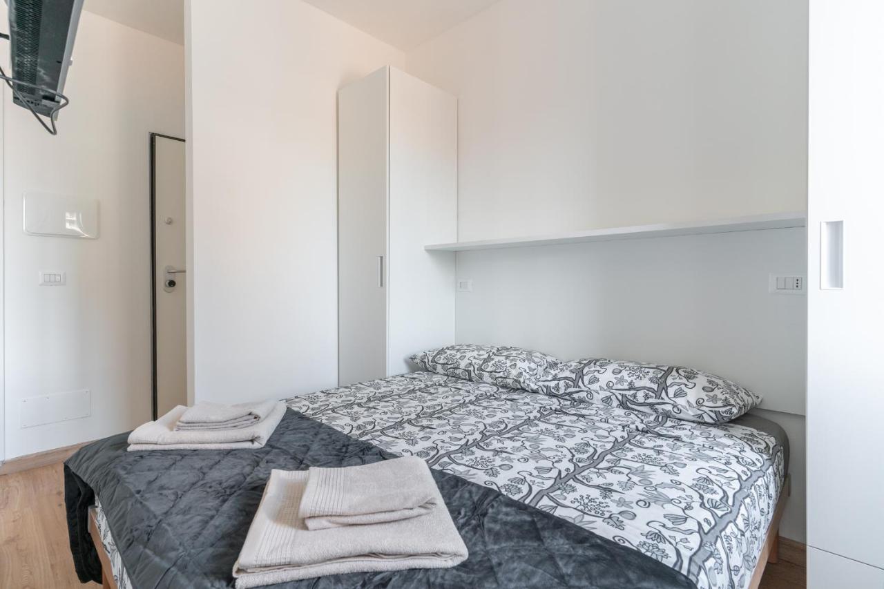 Cimiano Suite 21, New Apartment Милано Екстериор снимка